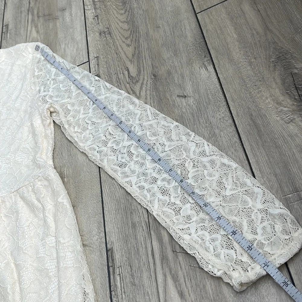 Art Class Girl Cream / Gold Stretch Lace Dress Size XL (14/16)
